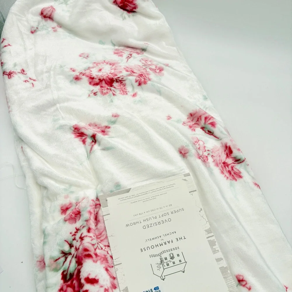 Rachel Ashwell The Farmhouse Pink Floral Rose Plush Throw Blanket 60x70 NEW